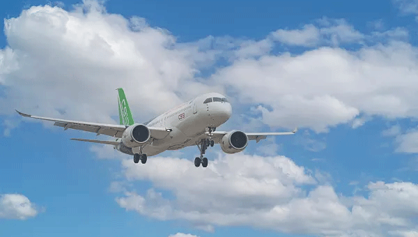 C919首飛成功,C919大飛機試飛,航空電子膠水,電子膠粘劑生產商.gif