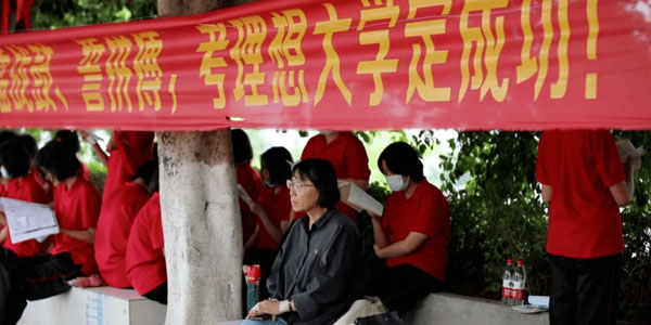 張桂梅送考,張桂梅的事跡,什么是堅持