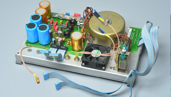 線路板三防漆,射頻器PCB板三防漆,射頻PCB板三防漆,軍品級三防漆.jpg